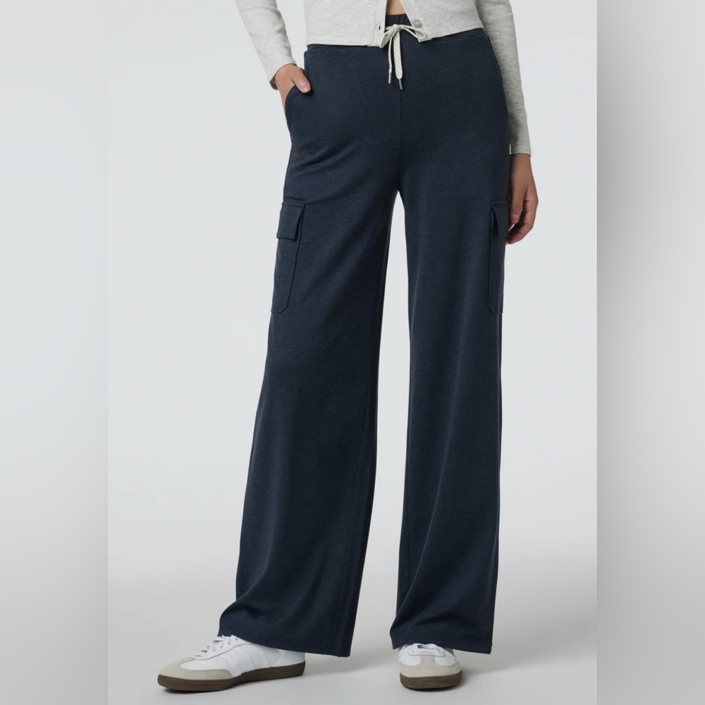 Vuori Halo Essential Cargo Wideleg Pants Midnight Heather Blue Small